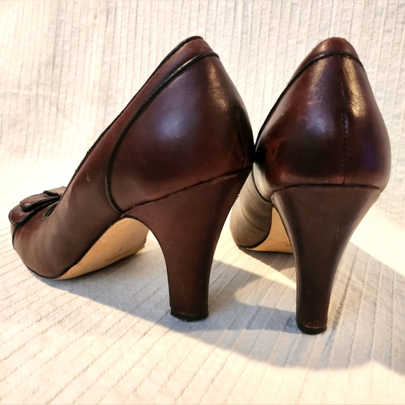 Adorable Dollhouse Pumps Size 9 - Picture 3 of 5